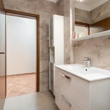 Apartment Nevenka Vrsar
